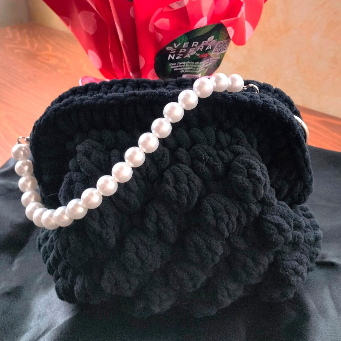 Borsa con manico in perle